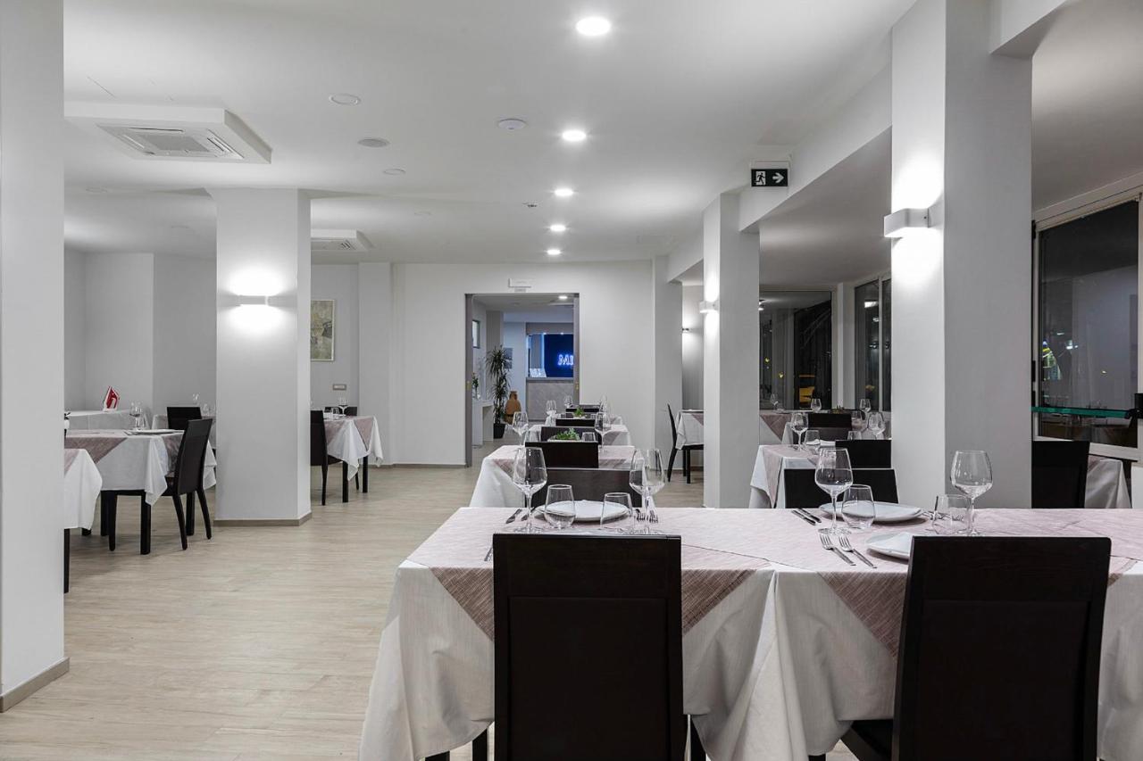 Miga Hotel Grado Centro エクステリア 写真